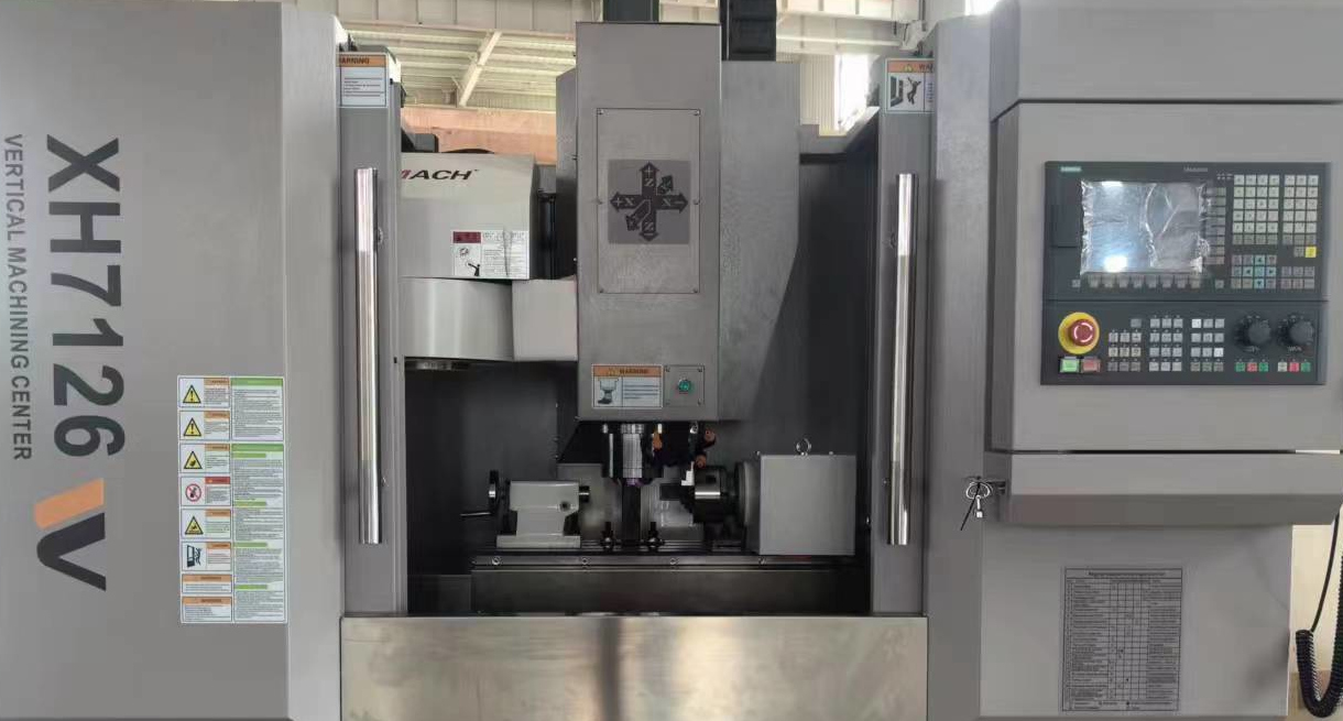 Centro de mecanizado vertical XH7126 con cuarto eje